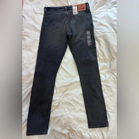 Levi’s Boyfriend Skinny Fit in Vintage Black - Size 28 New With Tags - Picture 3 of 4